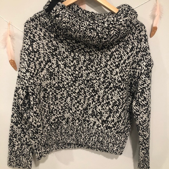 Marciano | Chunky Knit Turtle Neck Sweater S - Picture 5 of 8